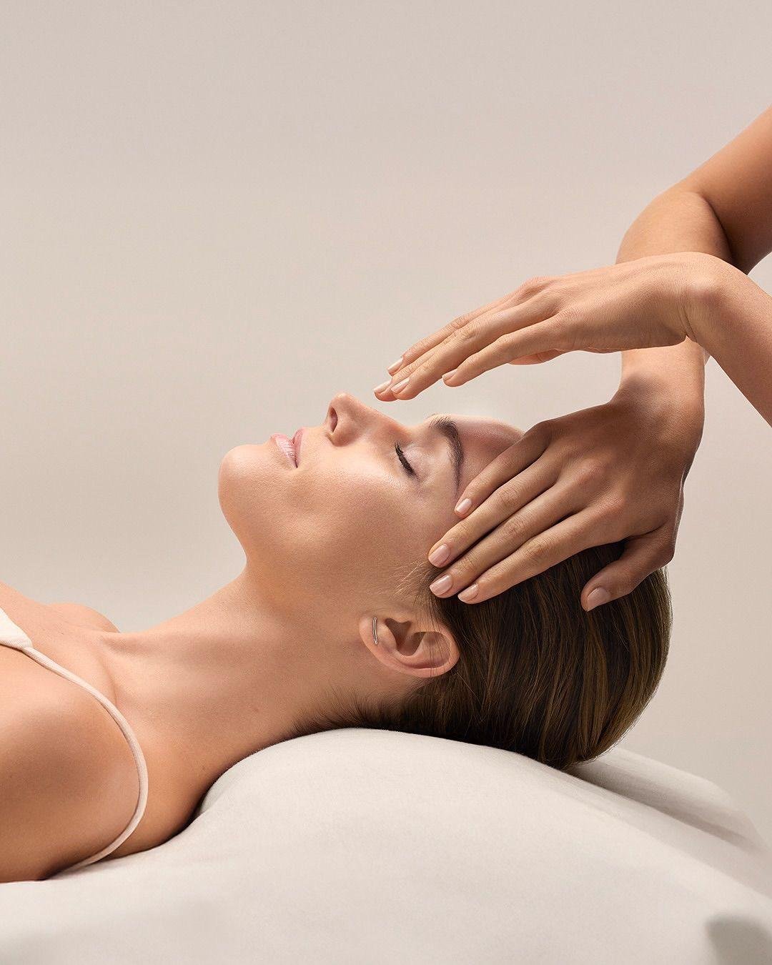 This images used for :Lymphatic Gua Sha Detox Facial ( Sculpt +Distress)